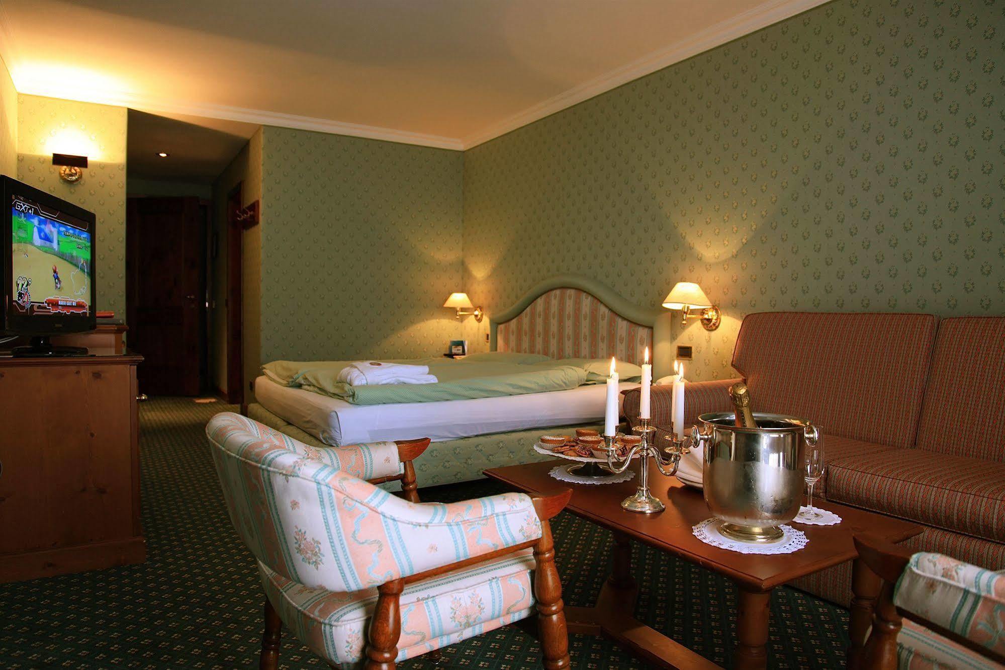Hotel Sochers Club Selva di Val Gardena Ngoại thất bức ảnh